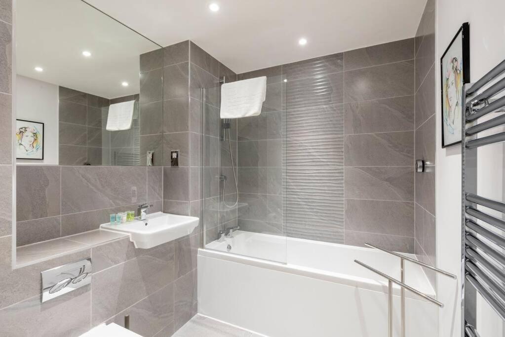 Stylish 2 Bed 2 Bath In Highgate & Free Parking London Exterior photo