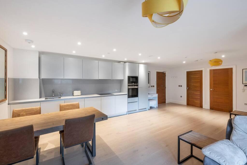 Stylish 2 Bed 2 Bath In Highgate & Free Parking London Exterior photo
